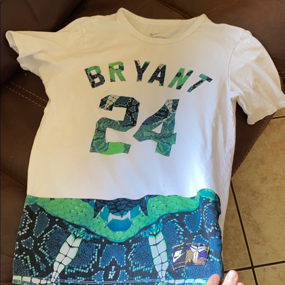 Limited edition! NIKE KOBE BRYANT Tee